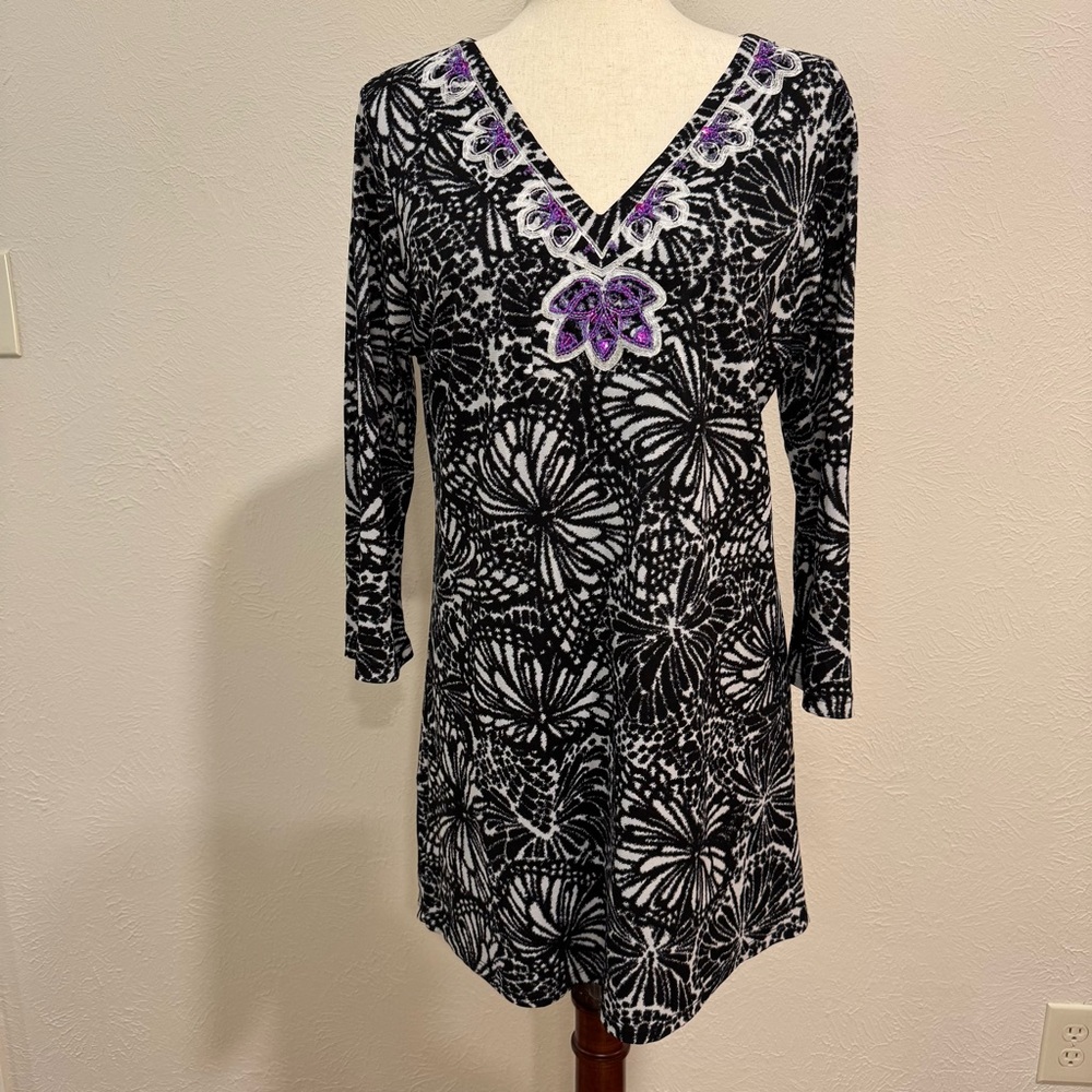 Style & Co. Black and White Pattern Tunic with Purple Embellishments Size L